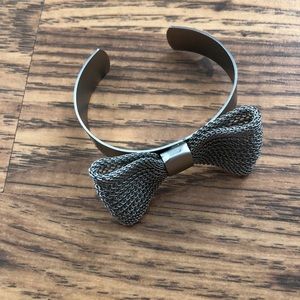 bow bracelet